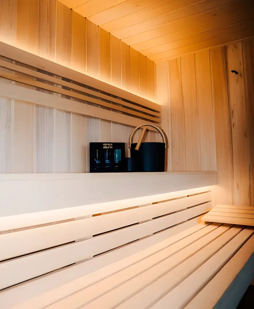 Intérieur d'un sauna sur-mesure installé dans une maison à Genève