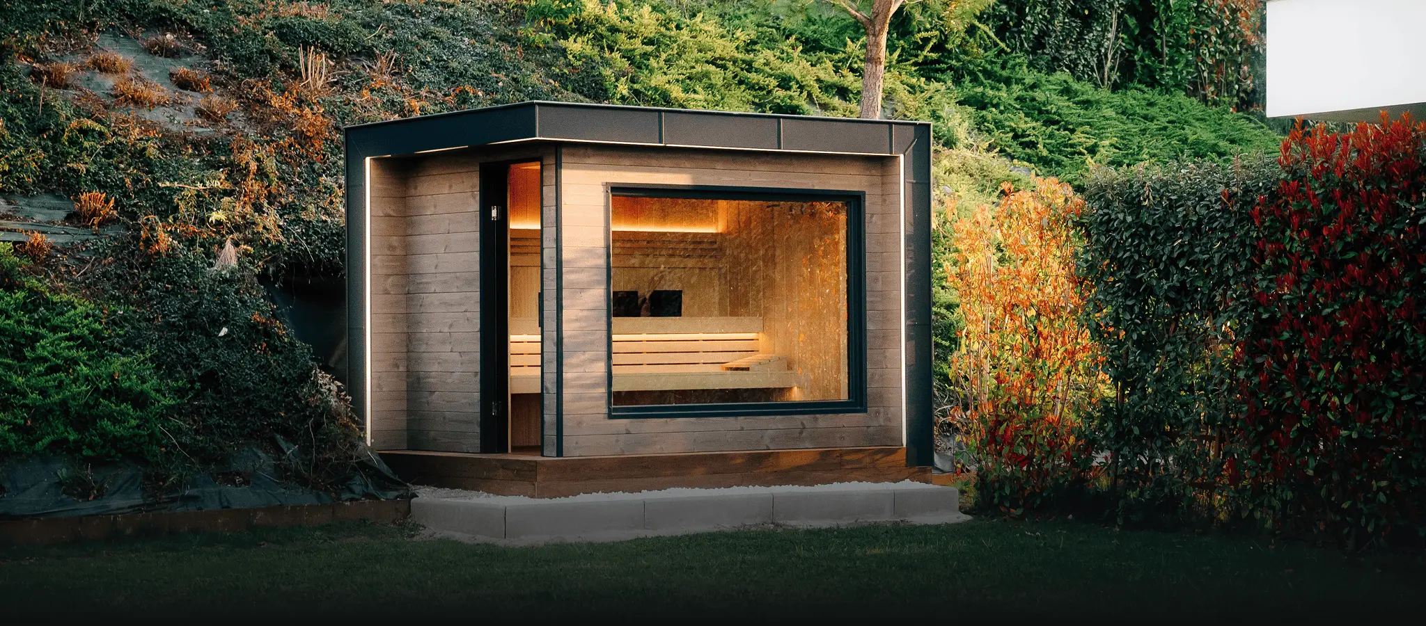 Sauna extérieur modèle Svelte installé chez un particulier à Neuvecelle, en Haute-Savoie