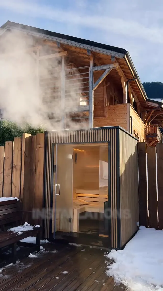 Un moment de chaleur au cœur des Alpes ✨

Installation d’un sauna sur la terrasse d’un magnifique chalet à Morzine, en plein cœur du domaine skiable Les Portes du Soleil ❄️🏔️

Après une journée sur les pistes, quoi de mieux que de se plonger dans la chaleur enveloppante d’un sauna avec une vue imprenable sur les sommets enneigés ? 🔥

Chez Zen Sauna, nous transformons chaque espace en véritable bulle de bien-être : que ce soit pour un chalet privé, une résidence secondaire ou un projet professionnel, nous créons des installations sur mesure adaptées aux environnements de montagne.

🌲 Respirer l’air pur
🔥 Se réchauffer en profondeur
🧘‍♂️ Relâcher les tensions
❄️ Profiter d’une expérience nordique unique

Nous intervenons partout en France 🇫🇷 et en Suisse 🇨🇭 pour donner vie à vos projets bien-être, même dans les lieux les plus exceptionnels.

📩 Contactez-nous pour imaginer votre sauna idéal.